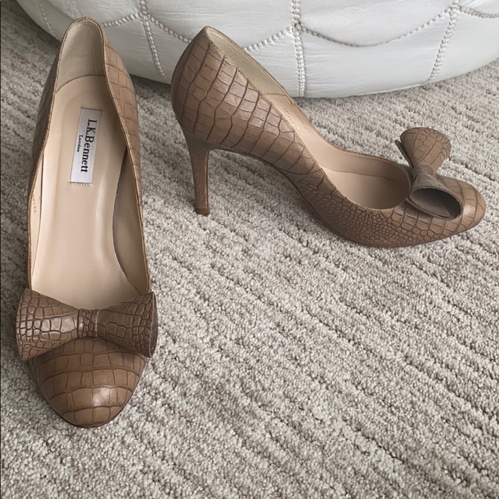 LK Bennett taupe leather croc embossed pumps 38.5
